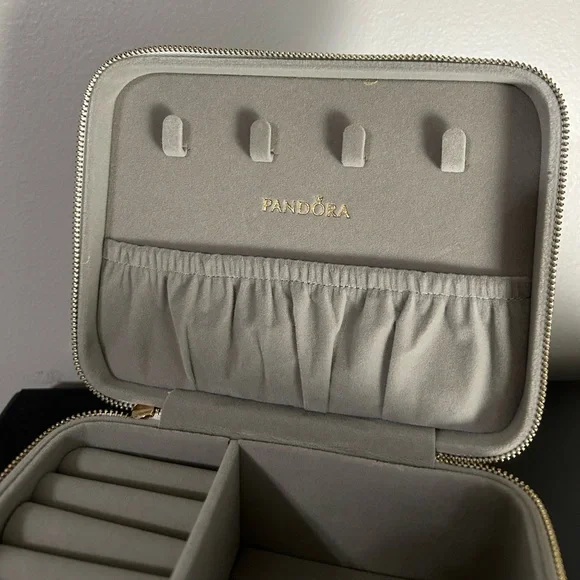 Pandora Jewelry Box - Picture 5 of 7